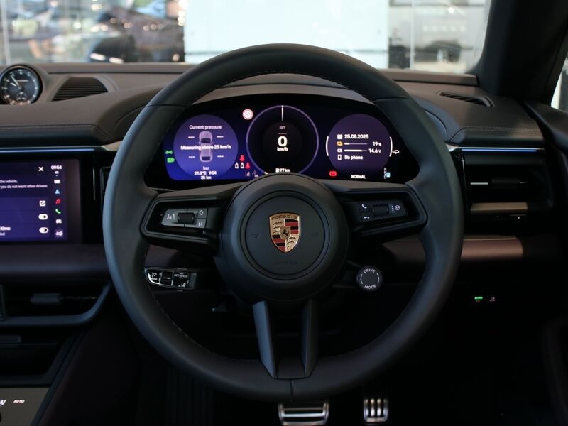 More views of Porsche Macan