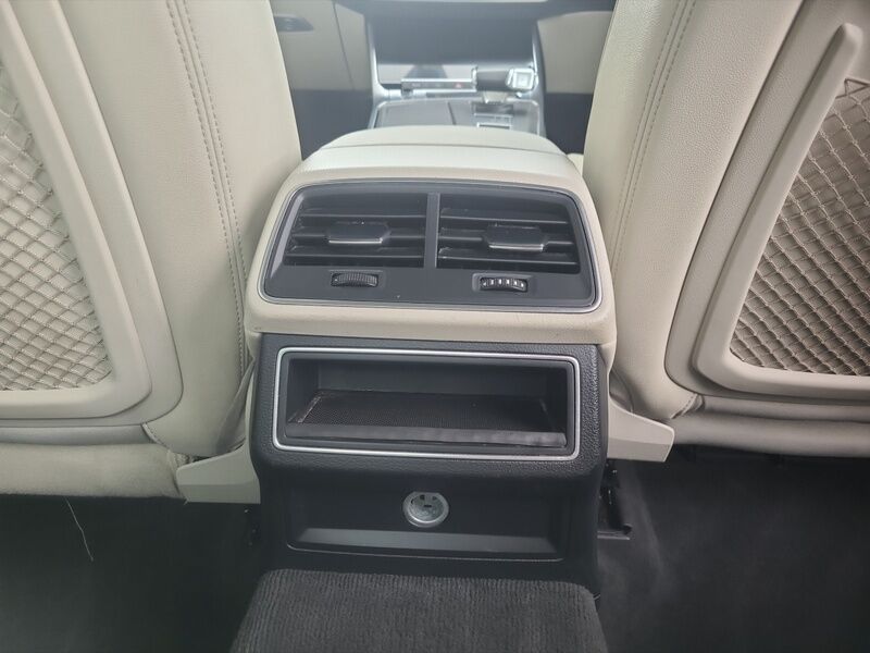 More views of Audi A6