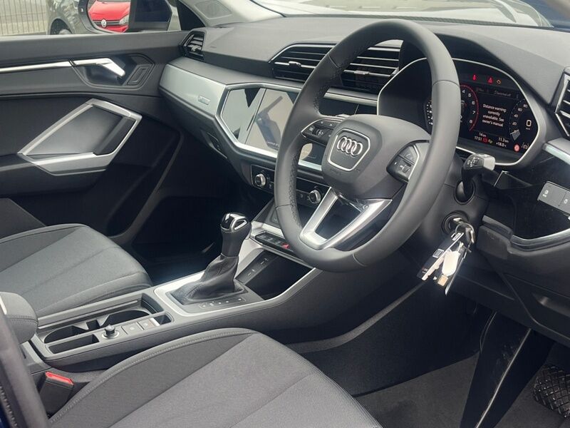 More views of Audi Q3