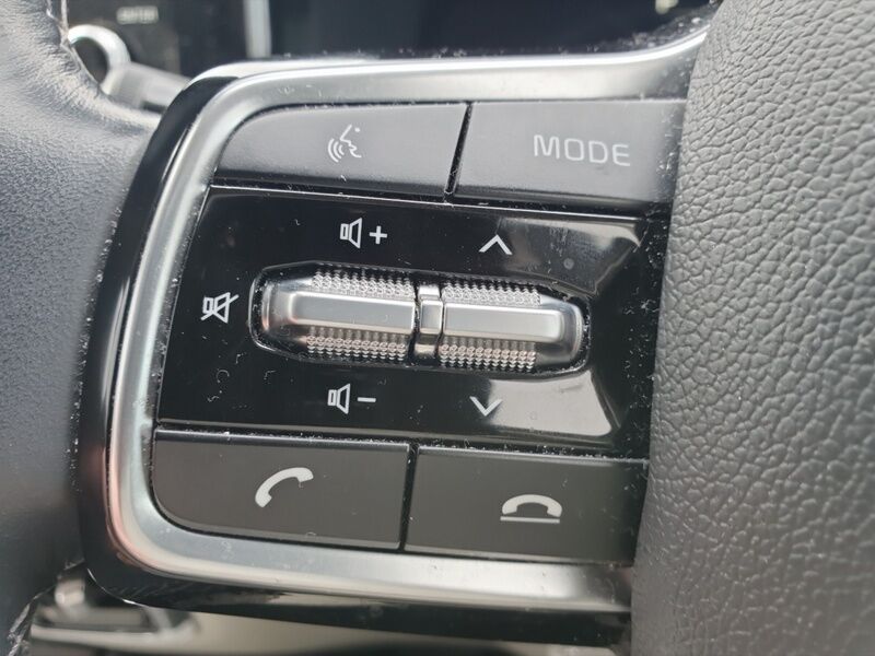 More views of Kia Sorento