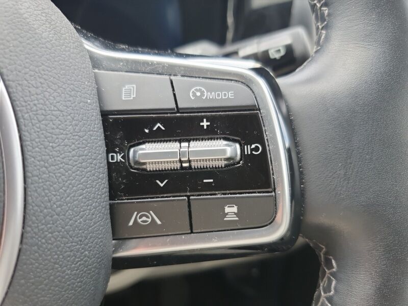 More views of Kia Sorento