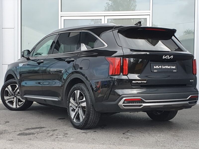 More views of Kia Sorento