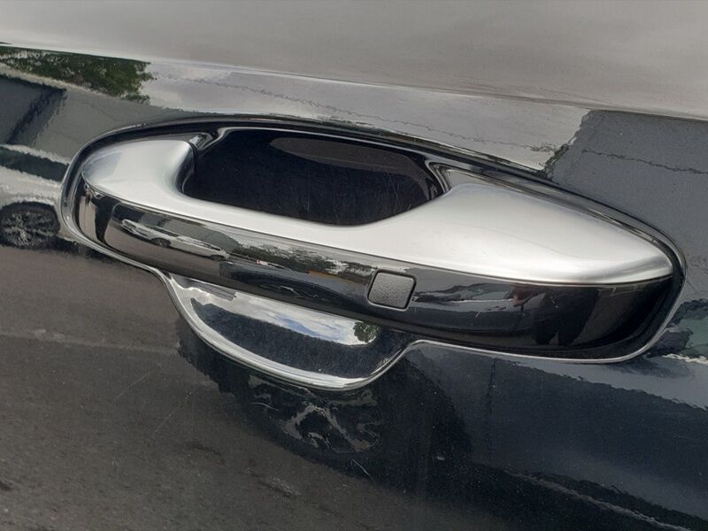 More views of Kia Sorento