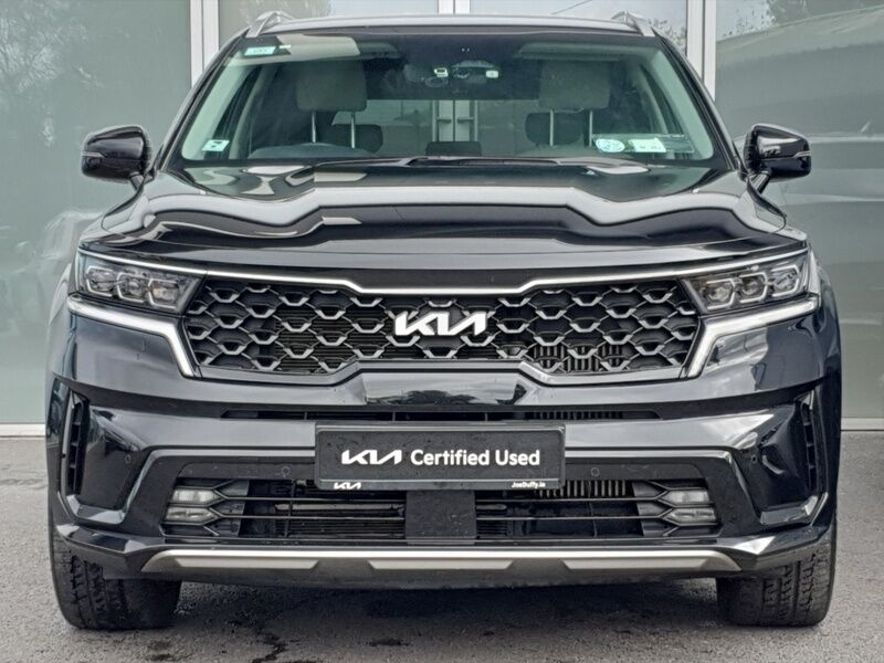 More views of Kia Sorento