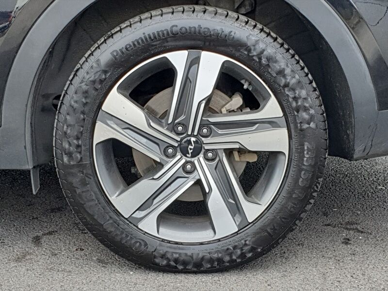 More views of Kia Sorento