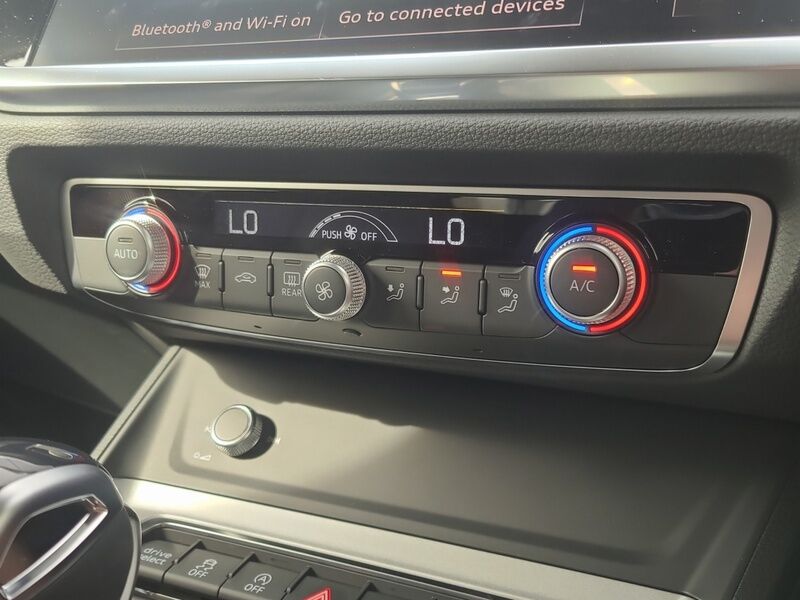 More views of Audi Q3