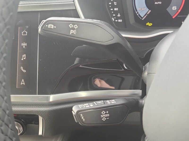 More views of Audi Q3