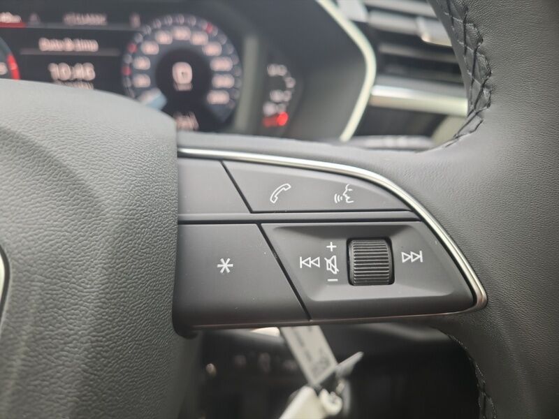 More views of Audi Q3