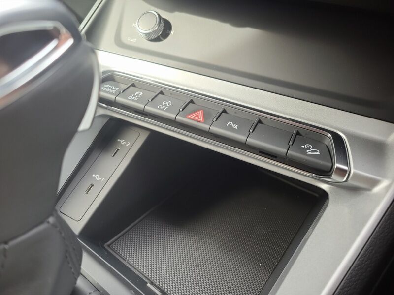 More views of Audi Q3