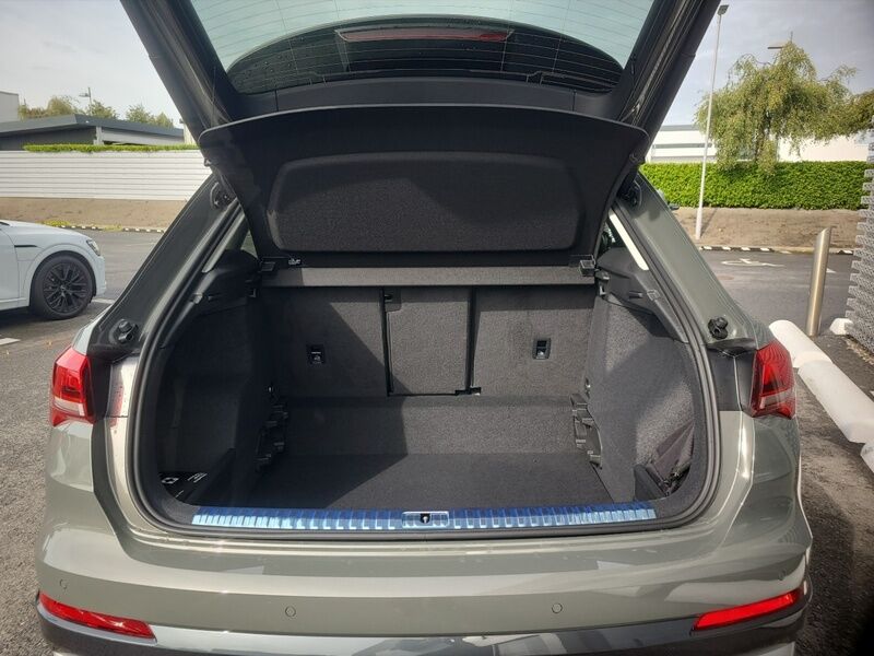 More views of Audi Q3