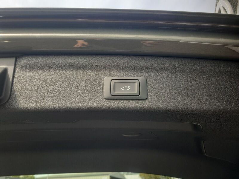 More views of Audi Q3