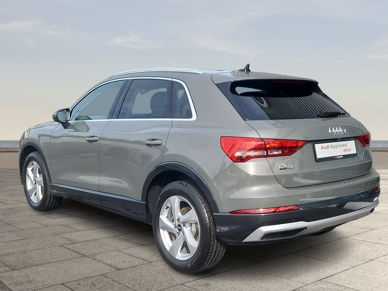 More views of Audi Q3