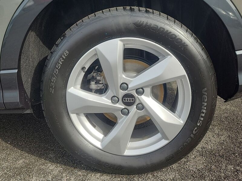 More views of Audi Q3