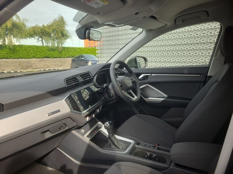 More views of Audi Q3