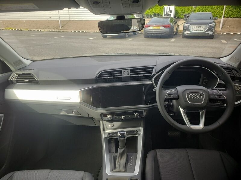 More views of Audi Q3