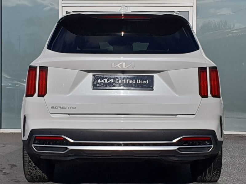 More views of Kia Sorento