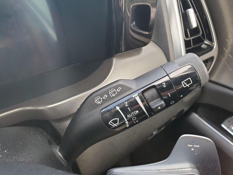 More views of Kia Sorento