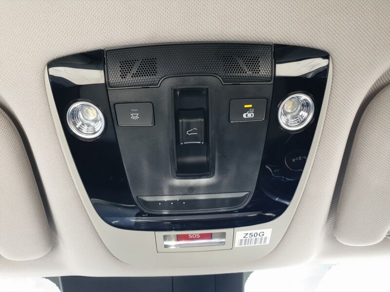 More views of Kia Sorento