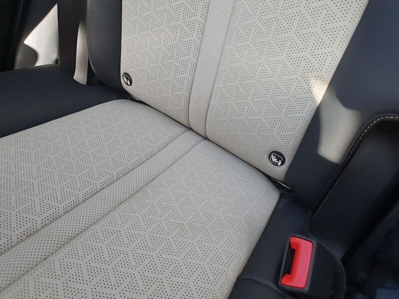 More views of Kia Sorento