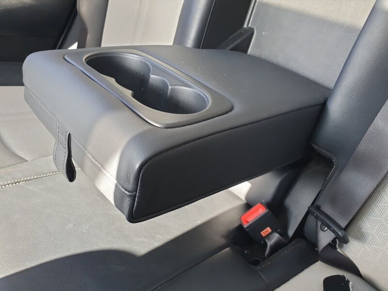 More views of Kia Sorento