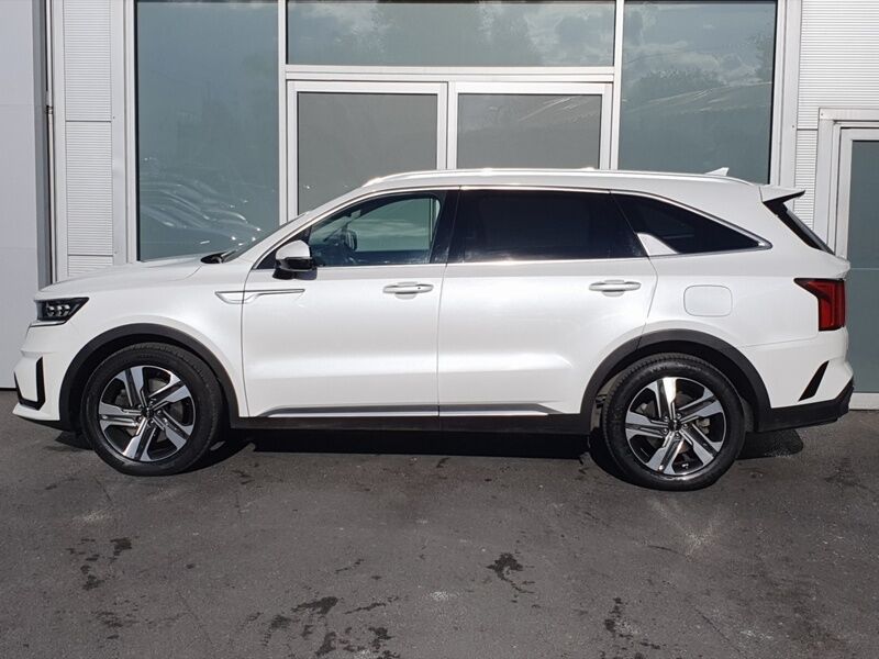 More views of Kia Sorento