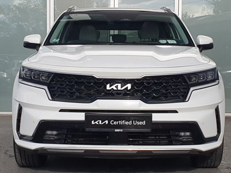 More views of Kia Sorento