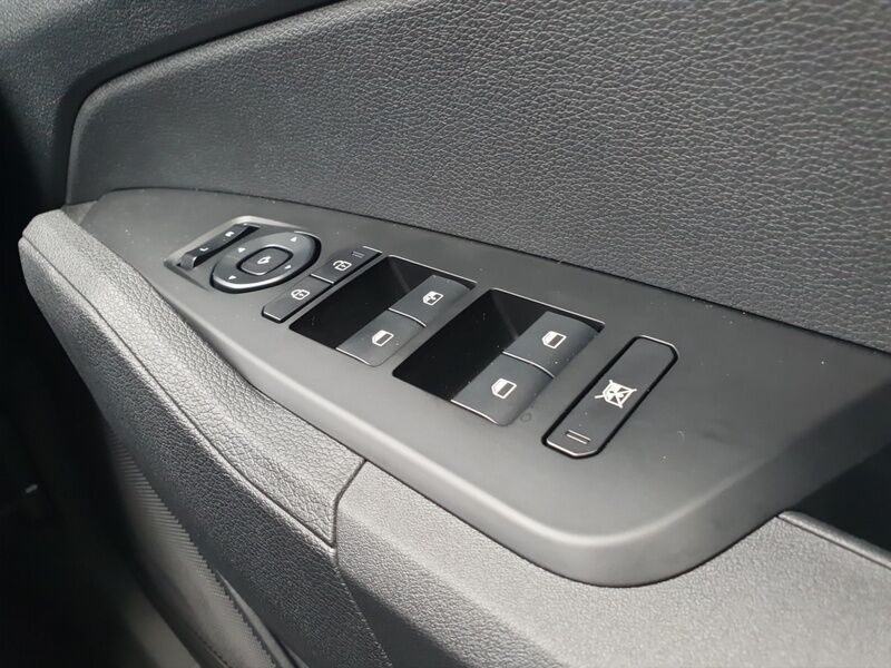 More views of Kia Sportage