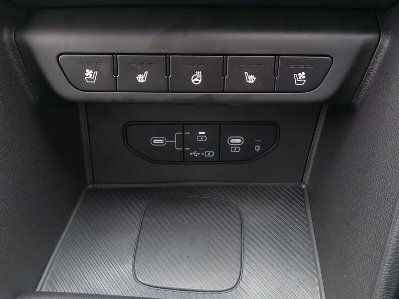 More views of Kia Sportage