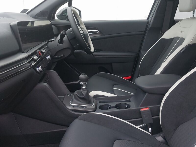 More views of Kia Sportage