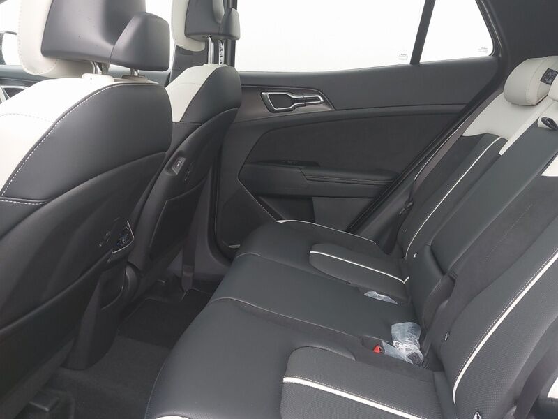 More views of Kia Sportage