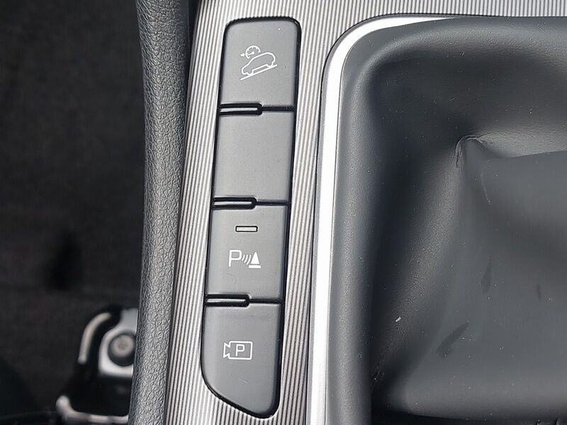 More views of Kia Sportage