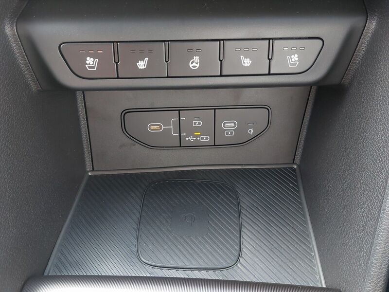 More views of Kia Sportage