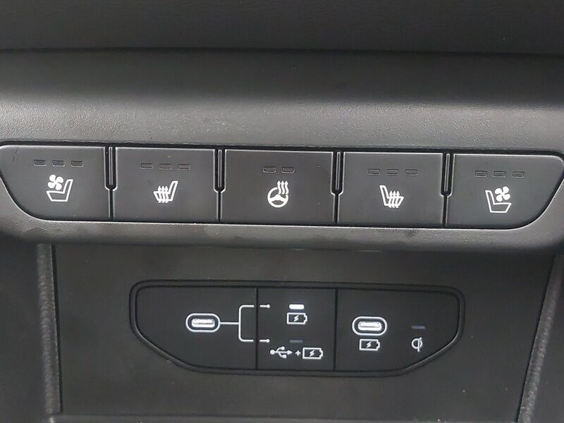 More views of Kia Sportage