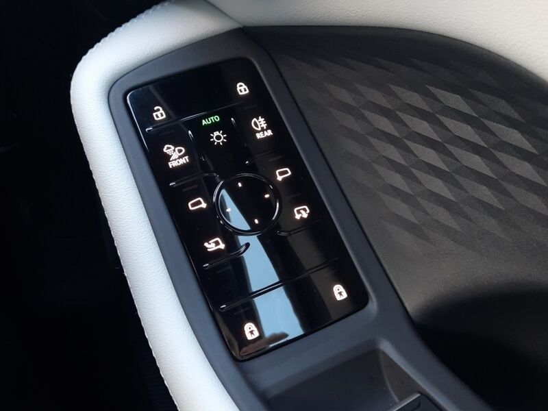 More views of Audi A6