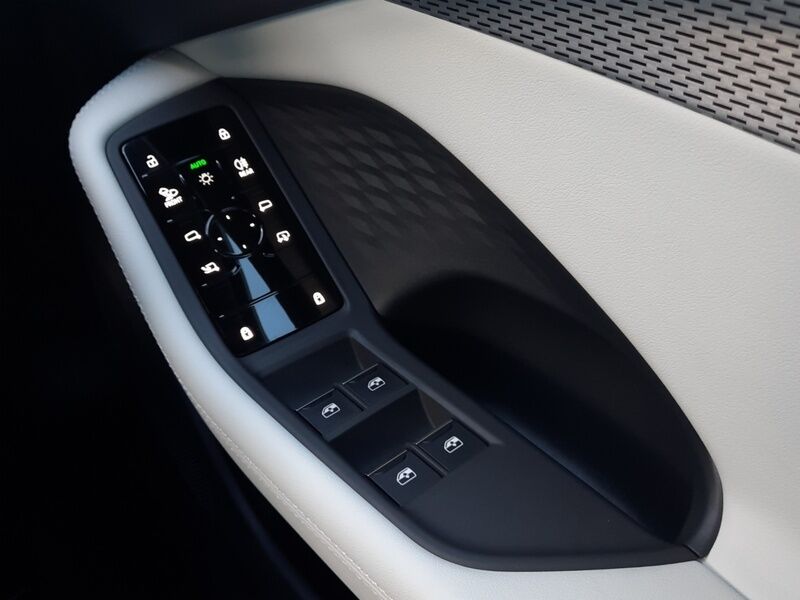 More views of Audi A6