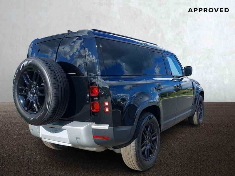 More views of Land Rover Defender