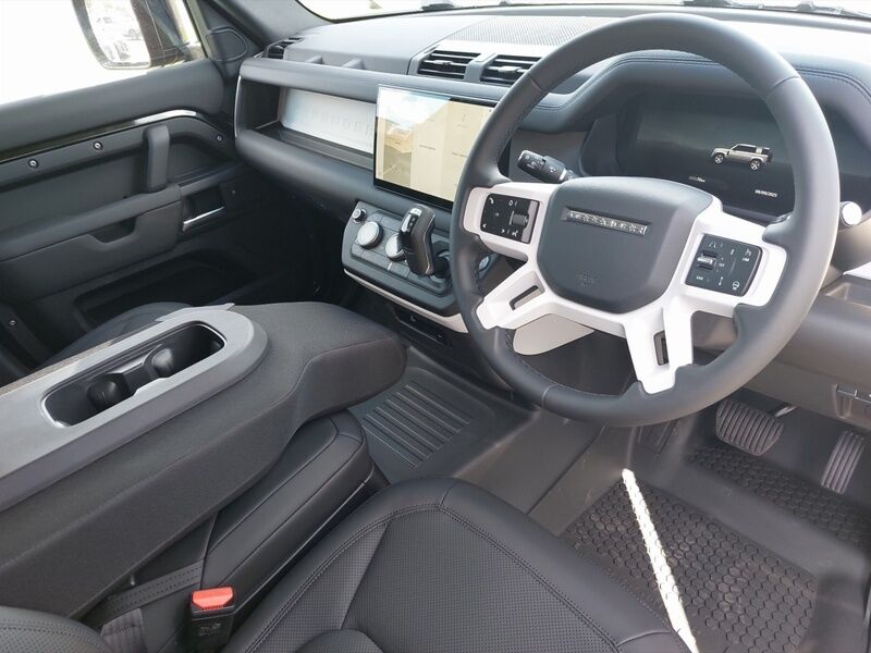 More views of Land Rover Defender