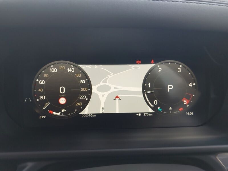 More views of Land Rover Defender