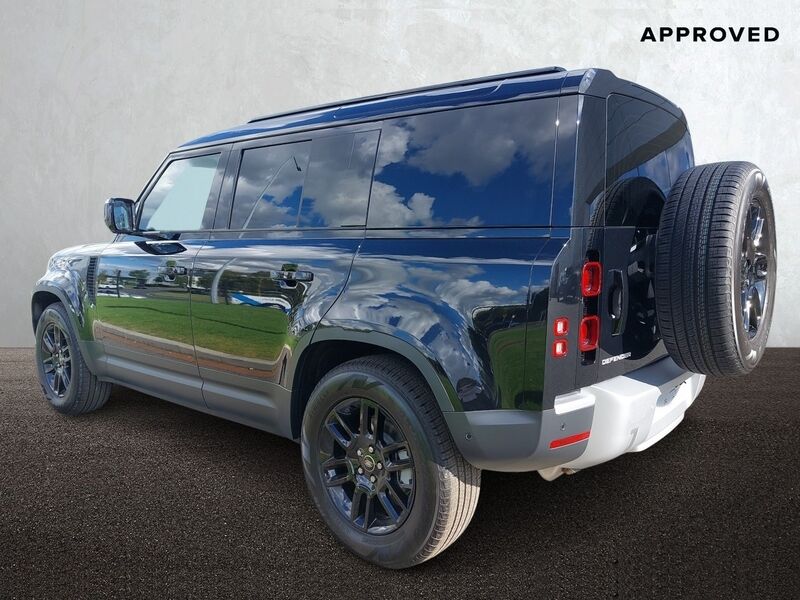 More views of Land Rover Defender