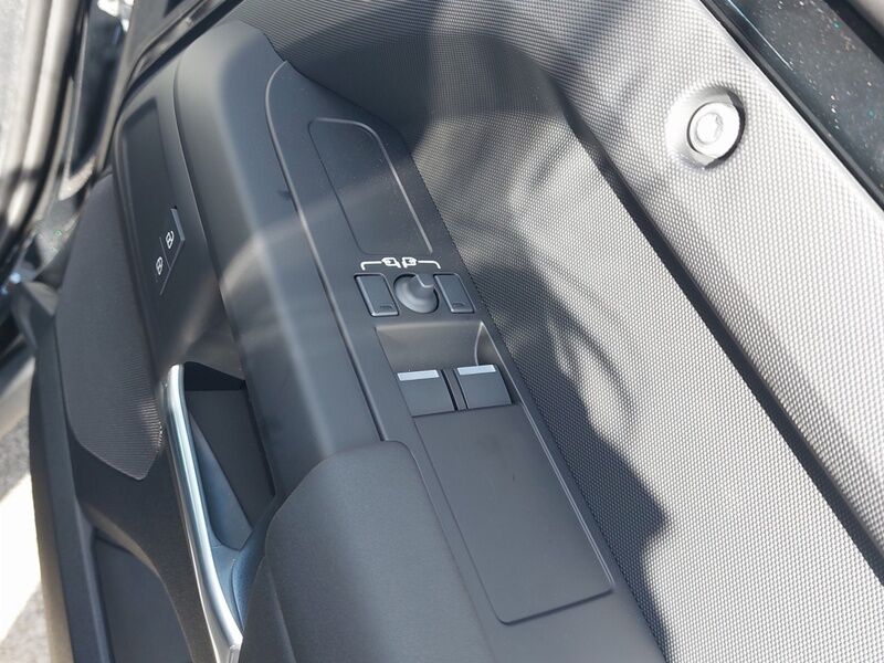 More views of Land Rover Defender