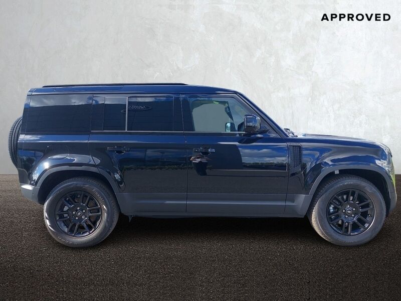 More views of Land Rover Defender