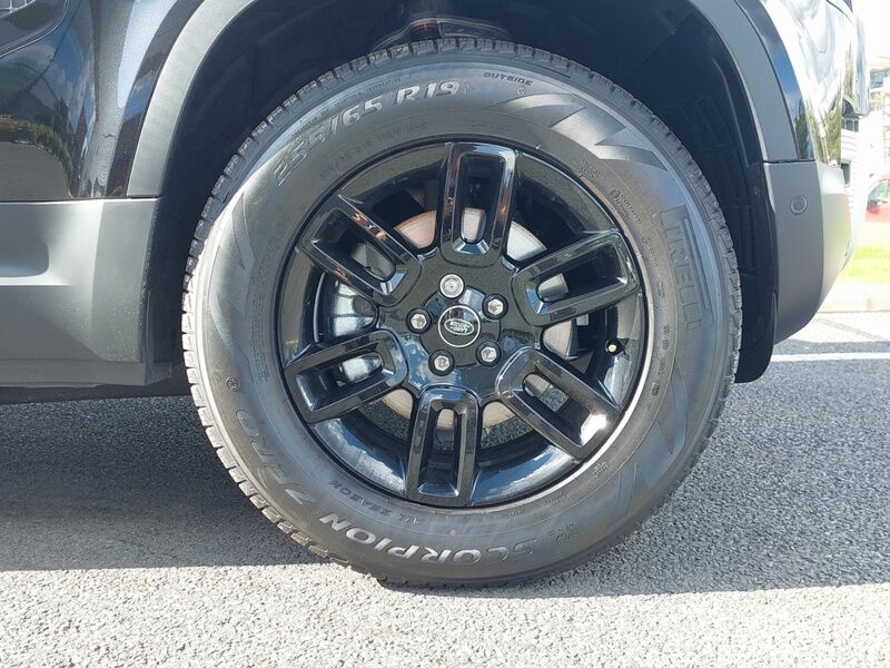 More views of Land Rover Defender