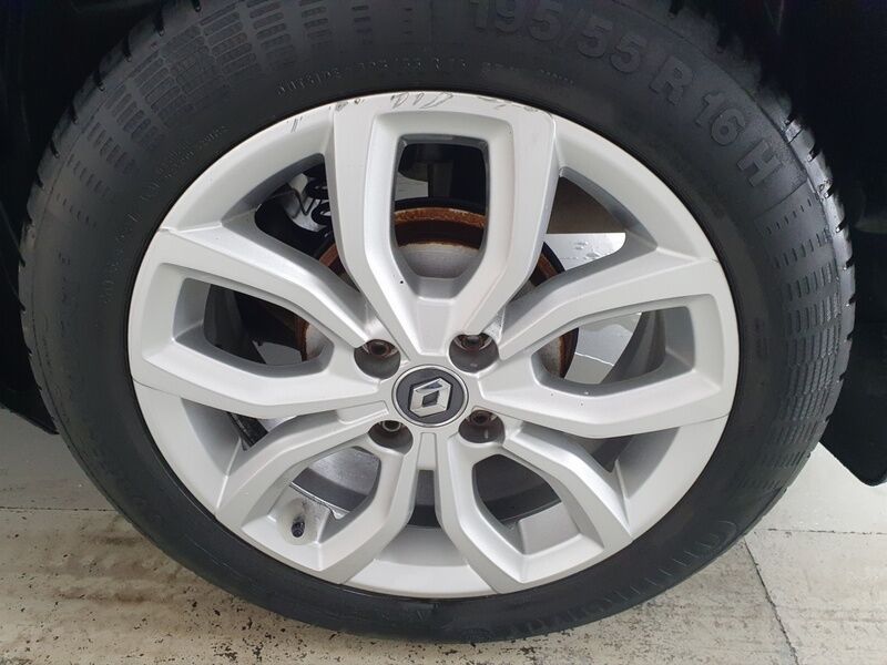 More views of Renault Clio