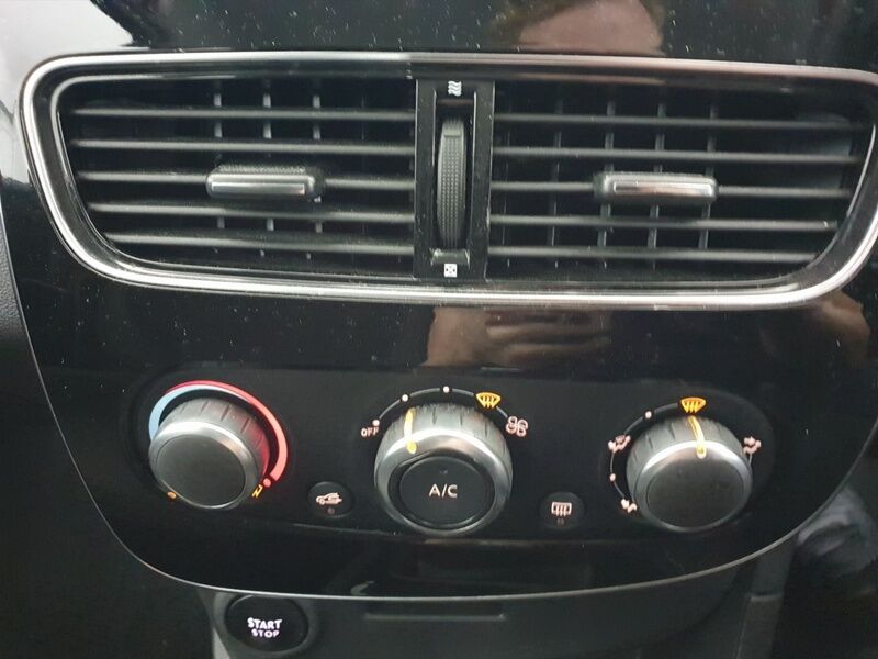 More views of Renault Clio