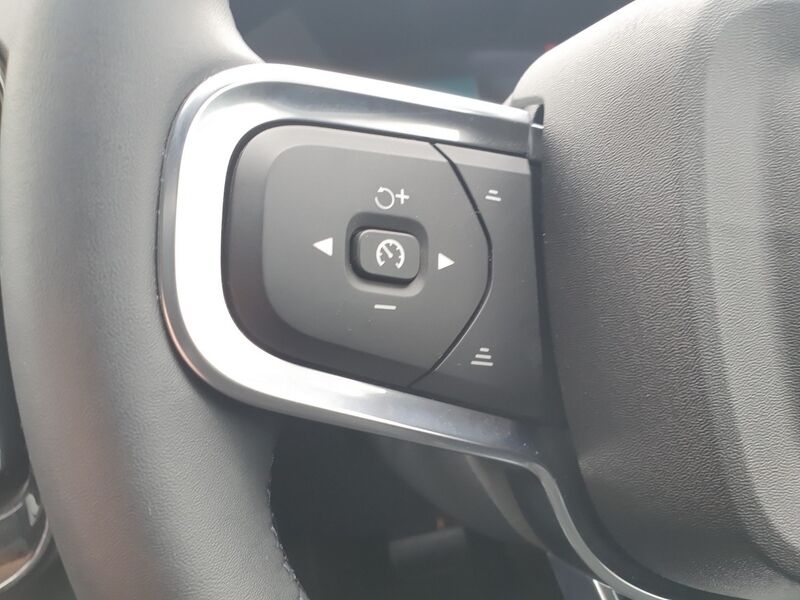 More views of Volvo EX40