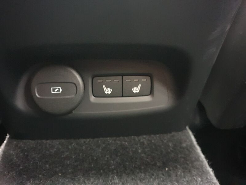 More views of Volvo EX40