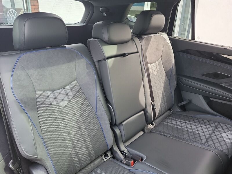 More views of Volkswagen Tayron