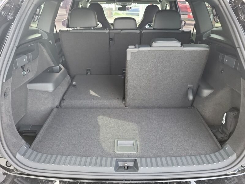 More views of Volkswagen Tayron