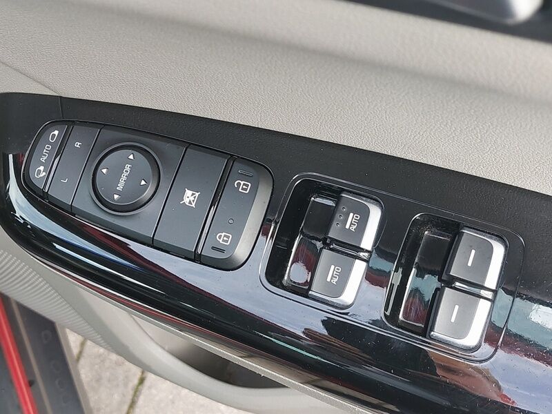 More views of Kia Sportage