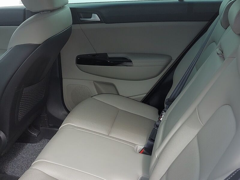 More views of Kia Sportage